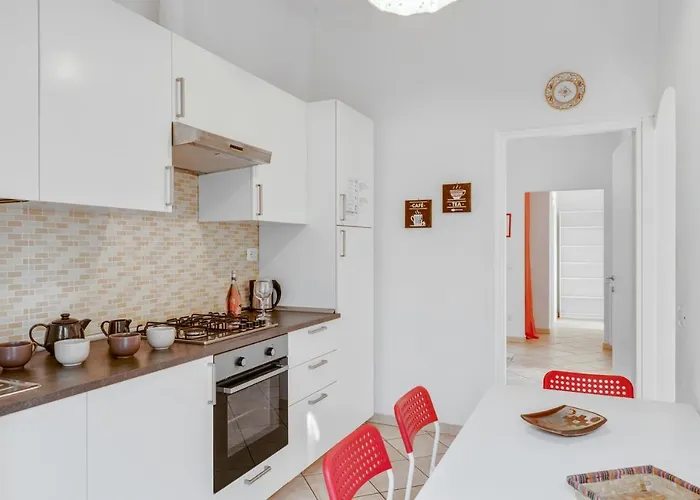 アパート Guesthost - Migliarina Con Terrazzo