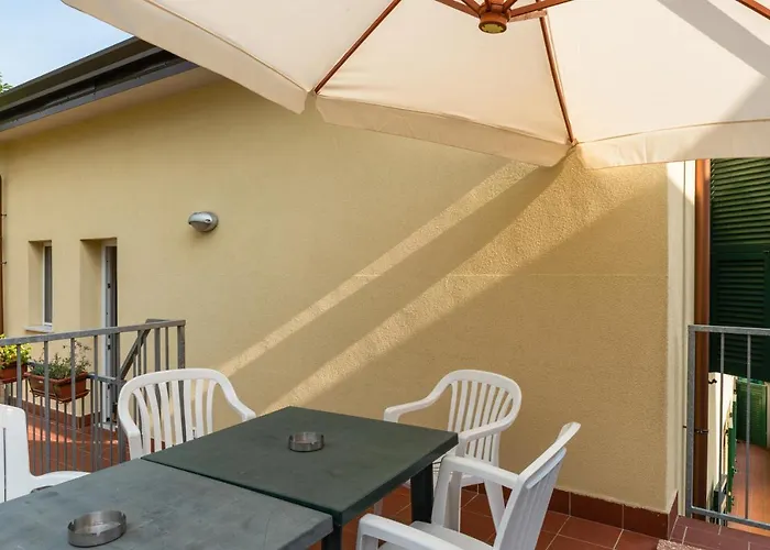 Guesthost - Migliarina Con Terrazzo Apartment La Spezia